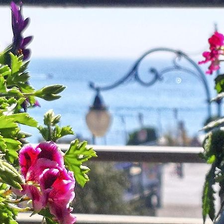 La Collina Dei Ciliegi Bed & Breakfast Салерно Екстериор снимка